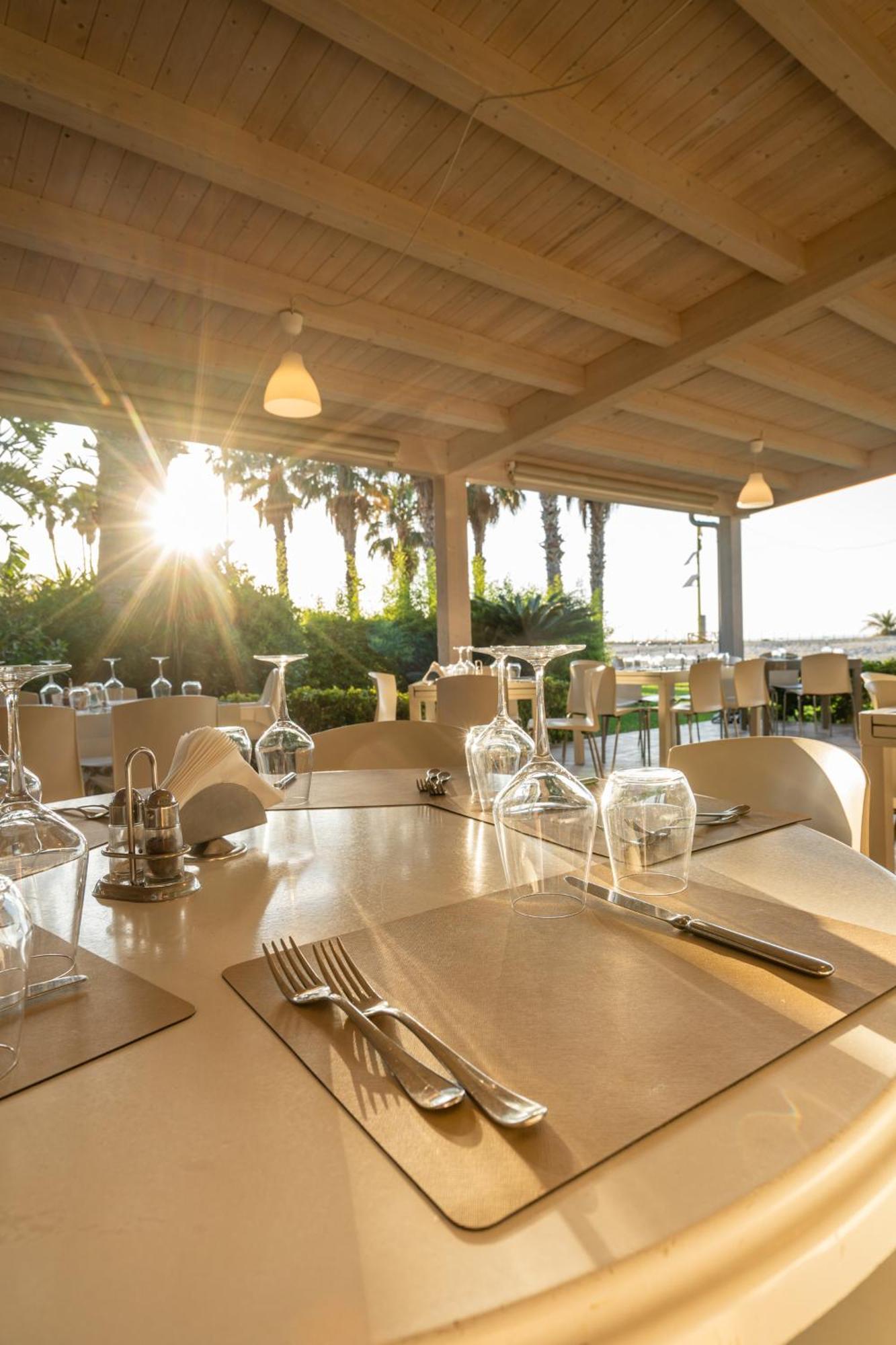 Le Dune Beach Club Месина Екстериор снимка