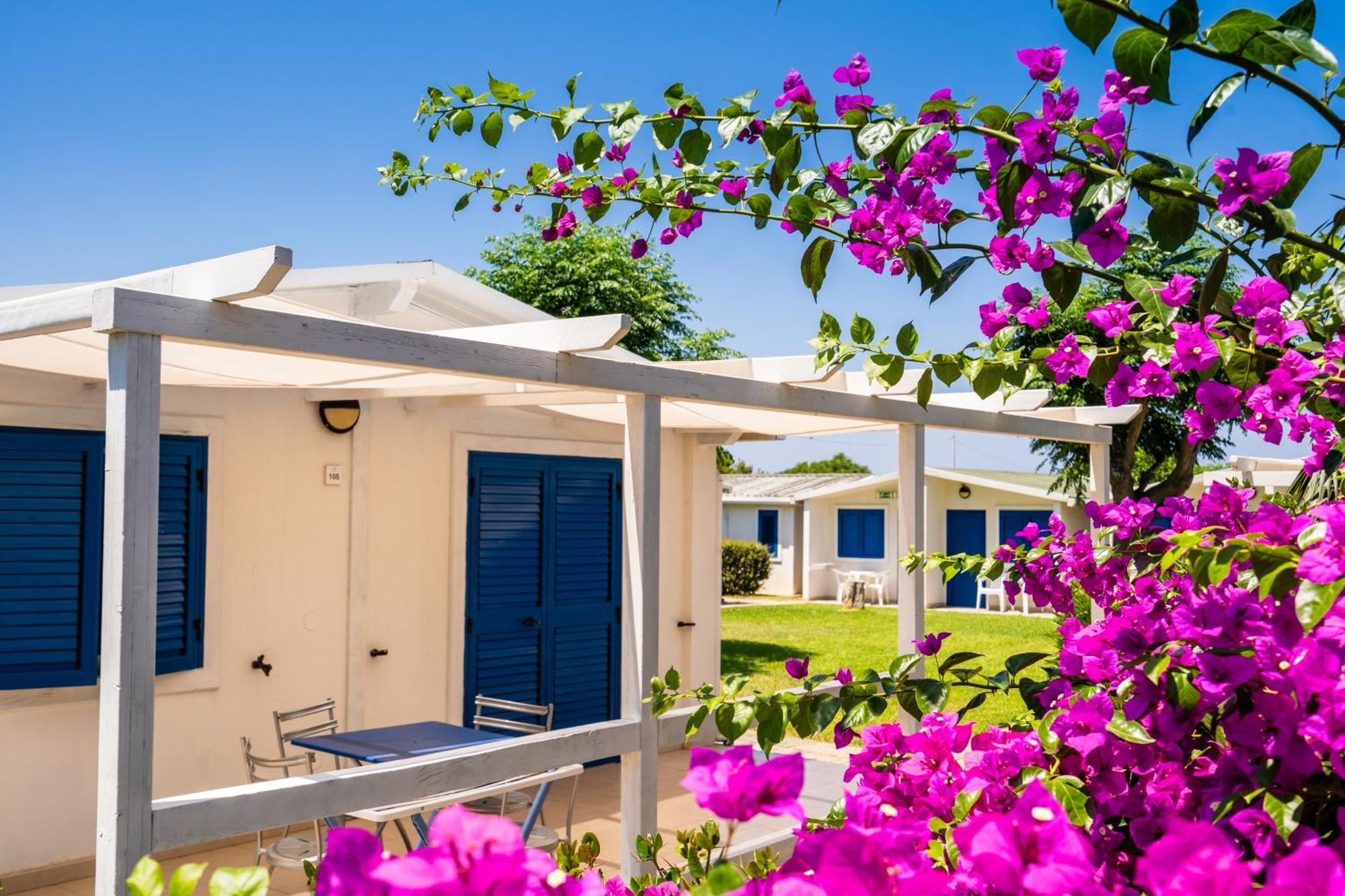 Le Dune Beach Club Месина Екстериор снимка