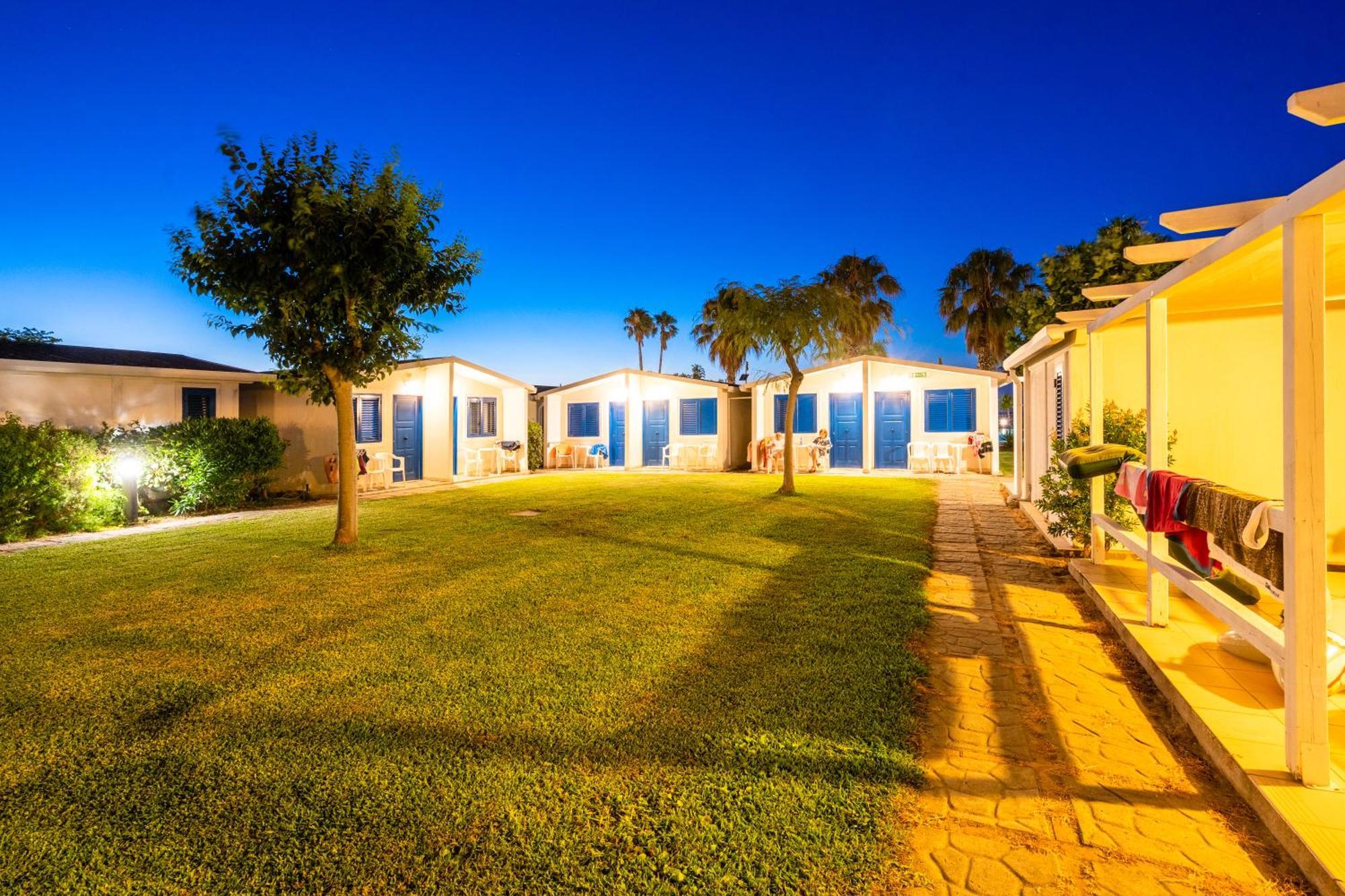 Le Dune Beach Club Месина Екстериор снимка