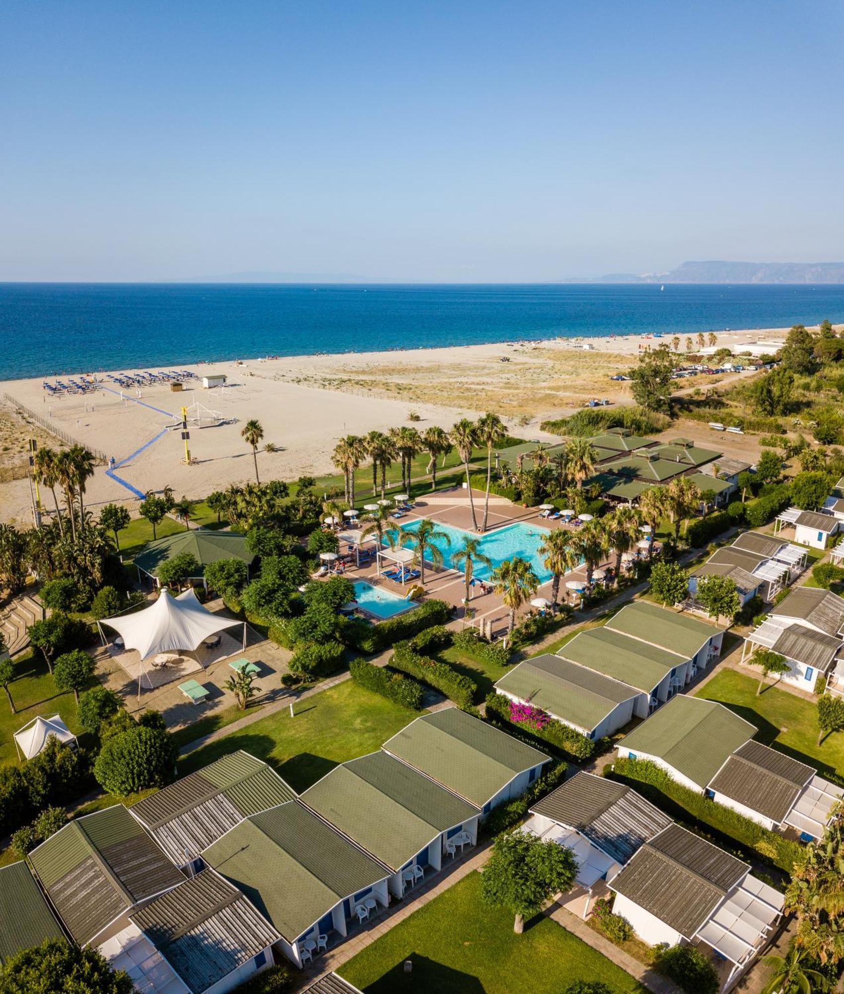 Le Dune Beach Club Месина Екстериор снимка