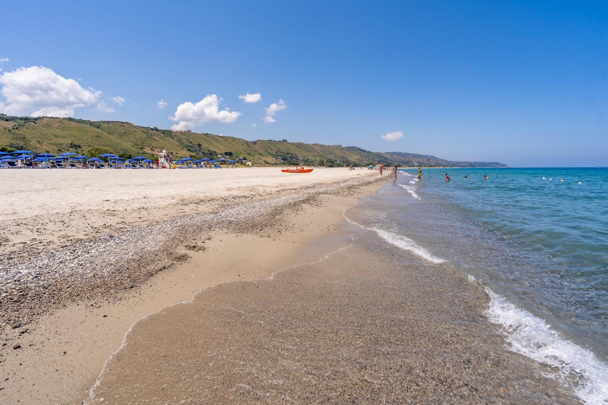 Le Dune Beach Club Месина Екстериор снимка