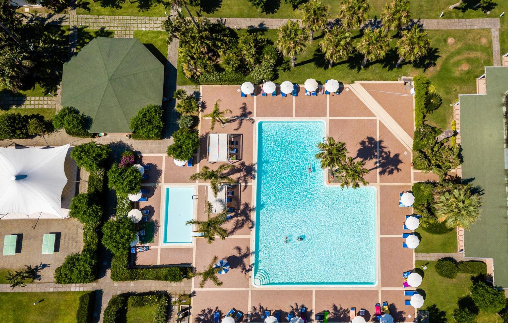 Le Dune Beach Club Месина Екстериор снимка