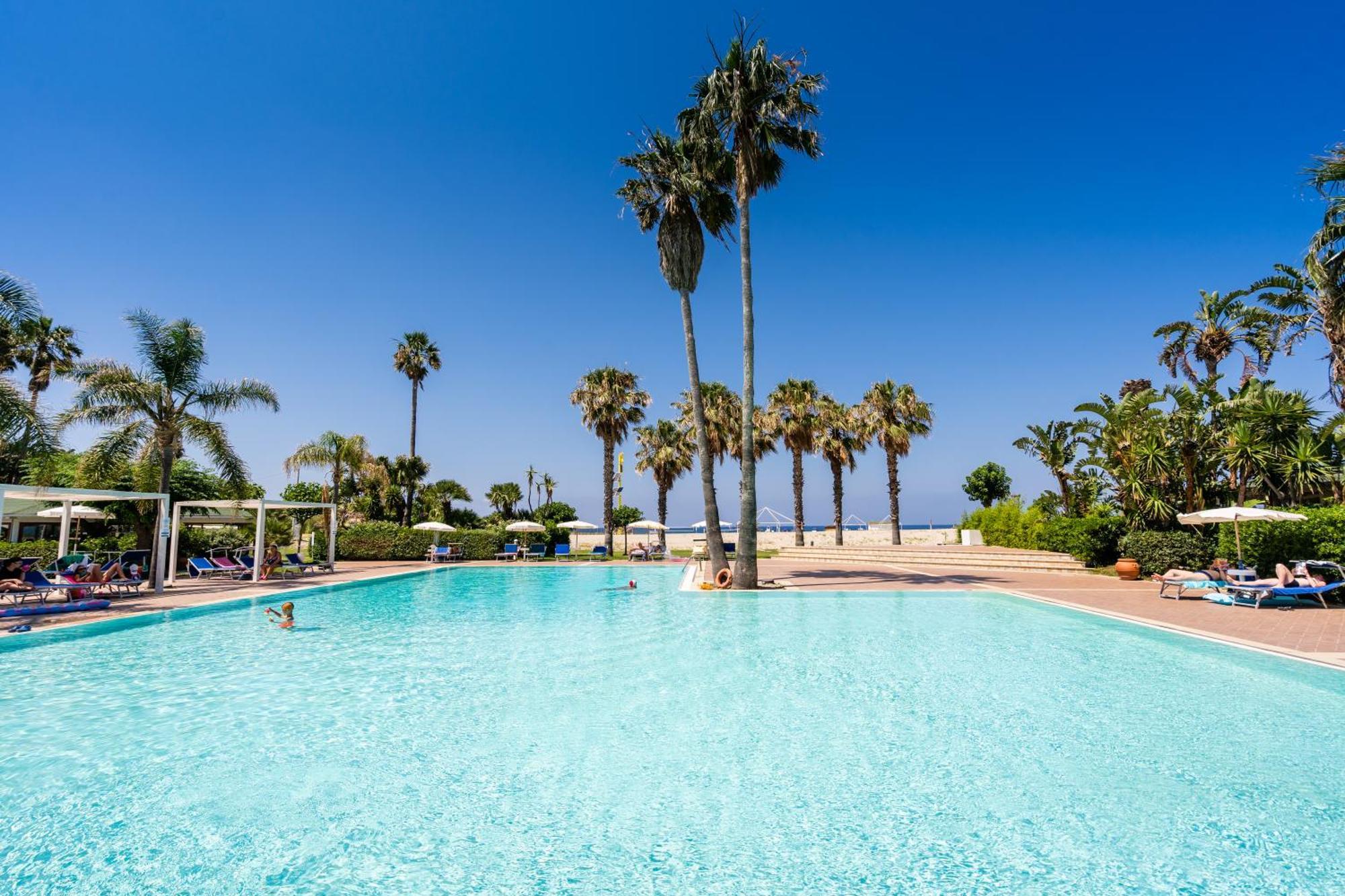 Le Dune Beach Club Месина Екстериор снимка